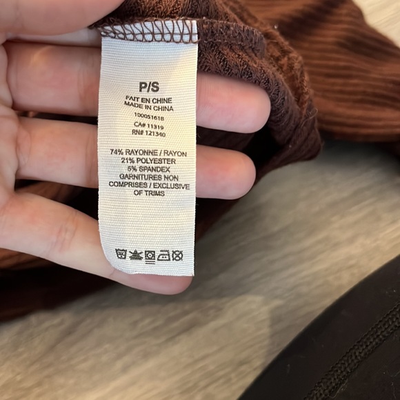 Garage Crop Top - Picture 4 of 5